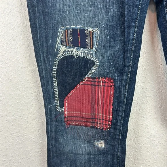 Lucky Brand Zoe Straight Leg Patch Design Jeans 2 - Picture 3 of 10
